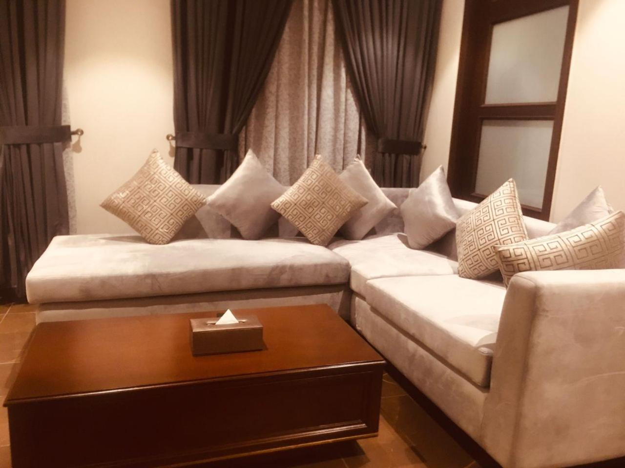 Hotel Jacaranda Heights Islamabad Zewnętrze zdjęcie
