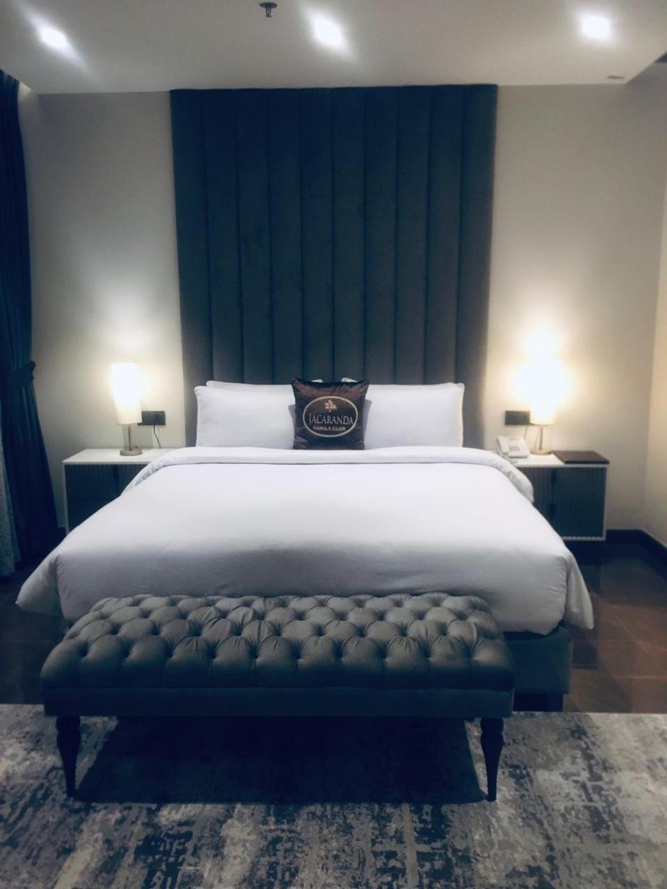 Hotel Jacaranda Heights Islamabad Zewnętrze zdjęcie