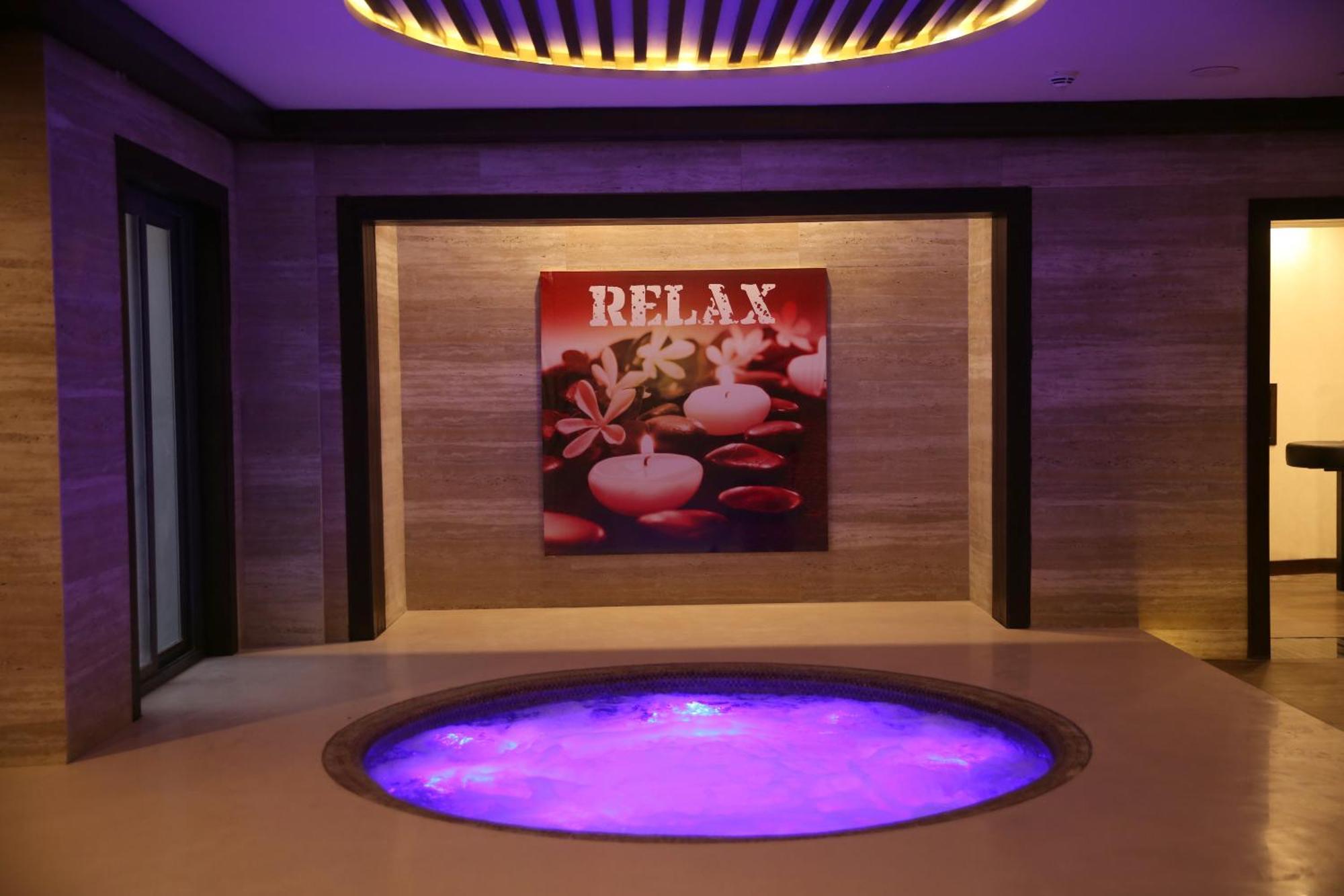 Hotel Jacaranda Heights Islamabad Zewnętrze zdjęcie